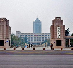 学校机构